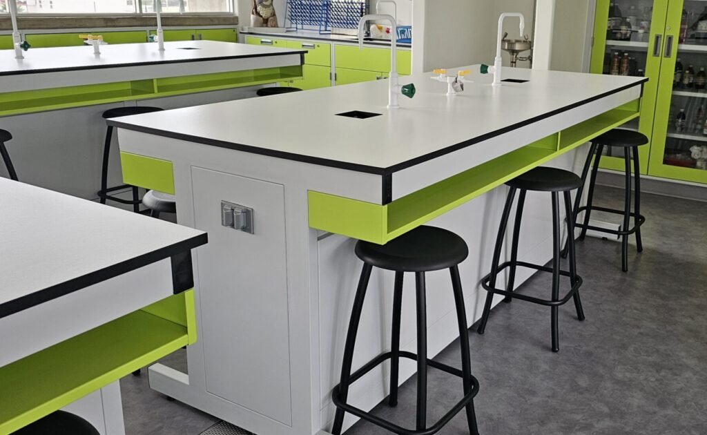 Muebles Laboratorio 6 20240130 142809 scaled e1731594085720